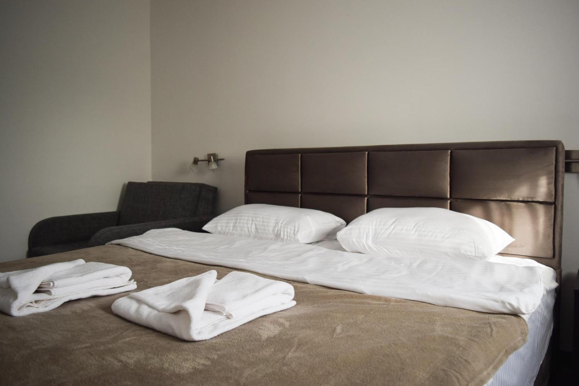 Novi Bečej Hotel Tiski Cvet מראה חיצוני תמונה